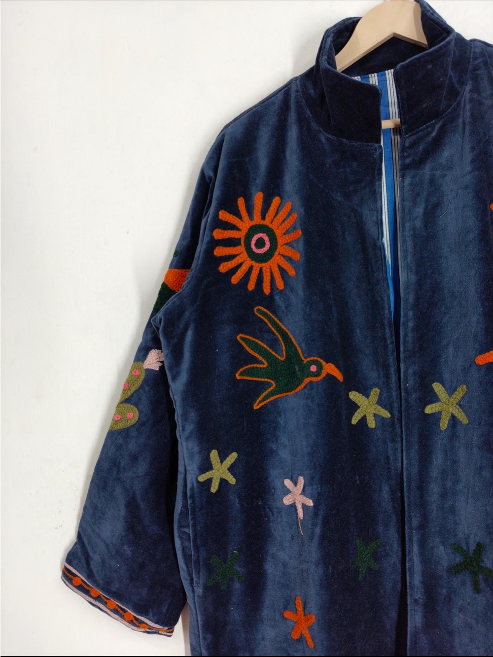 New Artisan Handmade Deep Blue Velvet Suzani Embroidered Statement Coat - Picture 4 of 8